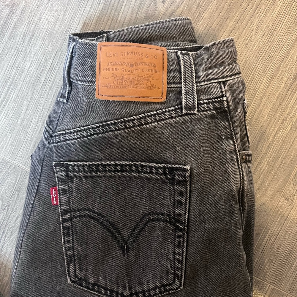 Levi's Men's Dark Gray Straight Jeans